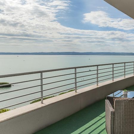 Myflat Club 218 Palazzo Wellness Apartment Шиофок Экстерьер фото