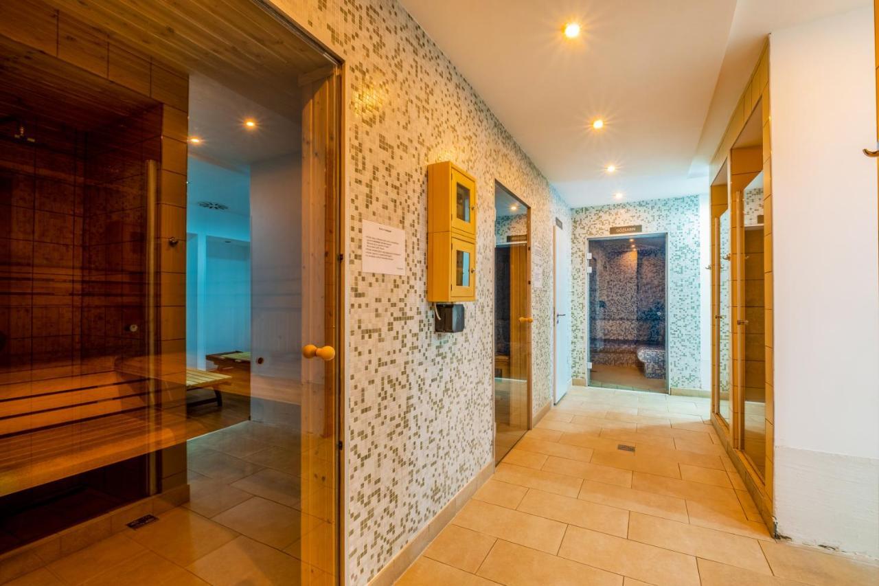 Myflat Club 218 Palazzo Wellness Apartment Шиофок Экстерьер фото