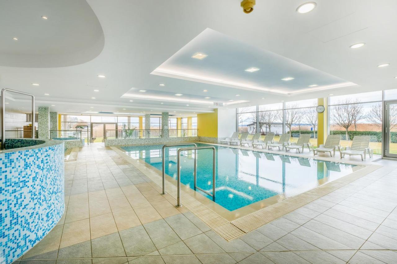 Myflat Club 218 Palazzo Wellness Apartment Шиофок Экстерьер фото