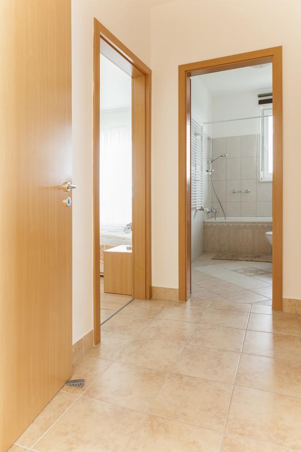 Myflat Club 218 Palazzo Wellness Apartment Шиофок Экстерьер фото
