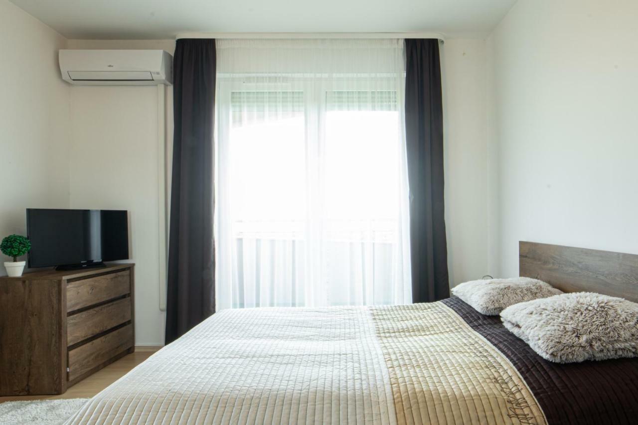 Myflat Club 218 Palazzo Wellness Apartment Шиофок Экстерьер фото